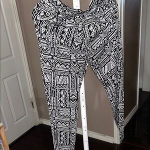 Black and White Geometric Print Pants